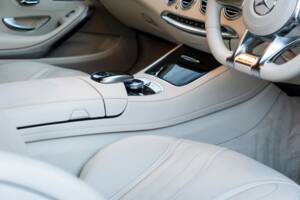 Image 30/48 of Mercedes-Benz S 63 AMG S 4MATIC (2018)