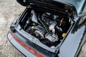 Bild 26/29 von Porsche 911 Carrera 2 (1990)