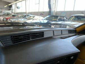 Image 43/46 of BMW 635 CSi (1978)