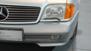 Image 21/51 of Mercedes-Benz 500 SL (1992)