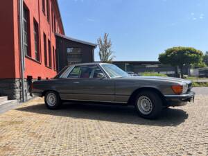 Image 9/43 de Mercedes-Benz 350 SLC (1974)