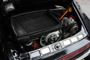 Image 21/67 of Porsche 911 Turbo 3.3 (1987)