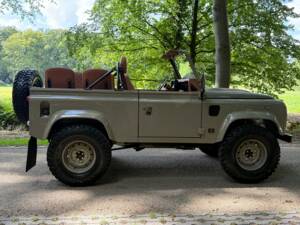 Bild 6/44 von Land Rover Defender 90 Td5 (1999)