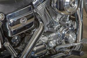 Image 21/31 of Harley-Davidson DUMMY (2005)