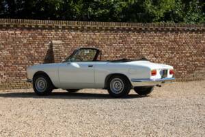Image 28/50 of Alfa Romeo Giulia 1600 GTC (1966)