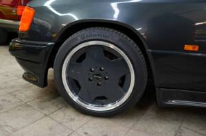 Afbeelding 30/35 van Mercedes-Benz 300 CE-24 (1992)