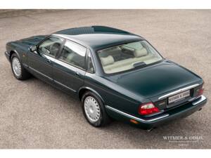 Bild 14/32 von Jaguar XJ 8 Executive (1998)
