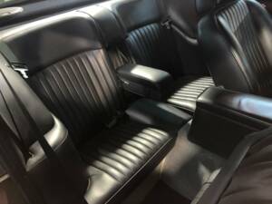 Image 21/34 of Aston Martin V8 Vantage (1987)