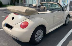 Image 2/9 of Volkswagen New Beetle 1.6 (2005)