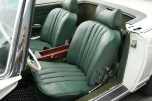 Image 16/50 de Mercedes-Benz 280 SL (1968)