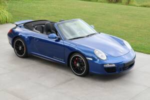 Bild 45/50 von Porsche 911 Carrera 4 GTS (2011)