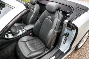 Image 36/40 of Mercedes-Benz SL 55 AMG (2002)