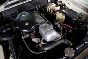 Imagen 32/32 de Mercedes-Benz 220 SE b (1965)