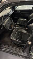Image 7/9 de Mercedes-Benz 190 E 2.5-16 (1990)