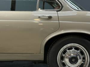 Bild 31/50 von Jaguar XJ 6 4.2 (1972)