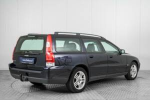 Bild 2/48 von Volvo V 70 2.4 (2006)