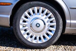 Image 23/50 of Jaguar XJ 8 4.2 (2003)