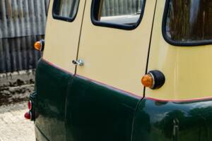 Image 32/50 of Bedford CA Dormobile (1961)