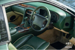 Immagine 11/14 di Aston Martin DB 7 (1998)