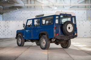Image 8/86 de Land Rover Defender 110 Td5 (1999)