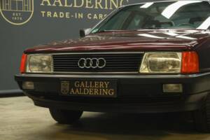 Image 12/50 de Audi 100 - 2.3E quattro (1990)