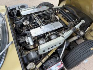 Bild 27/35 von Jaguar E-Type V12 (2+2) (1973)