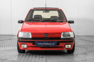 Image 14/50 de Peugeot 205 GTi 1.6 (1986)