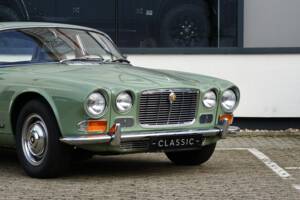 Image 10/30 de Jaguar XJ 6 4.2 (1970)