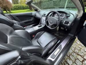 Image 15/25 of Aston Martin DB 9 Volante (2005)