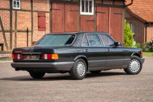 Image 13/91 of Mercedes-Benz 560 SEL (1990)
