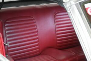Image 33/50 of Ford Mustang 289 (1964)