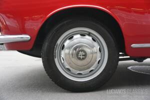 Image 30/68 of Alfa Romeo Giulietta Sprint 1300 (1965)