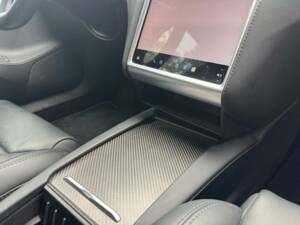 Bild 14/18 von Tesla Model S 100D (2018)
