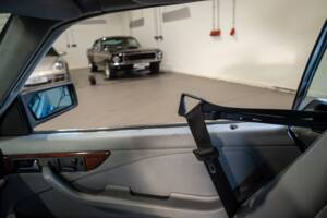 Image 18/27 of Mercedes-Benz 500 SEC (1988)