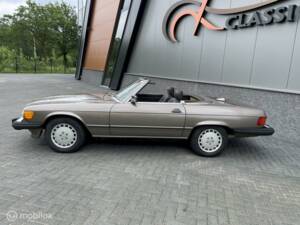 Image 3/7 de Mercedes-Benz 560 SL (1987)