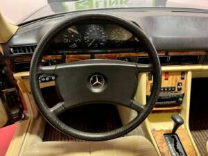 Bild 11/30 von Mercedes-Benz 380 SE (1985)