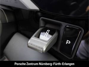 Image 34/36 of Porsche Taycan 4S Sport Turismo (2026)