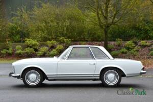 Image 8/50 of Mercedes-Benz 250 SL (1966)