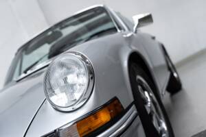 Image 22/41 de Porsche 911 2.4 E (1973)