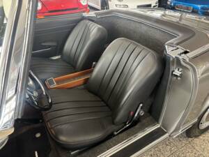 Image 12/30 of Mercedes-Benz 230 SL (1965)
