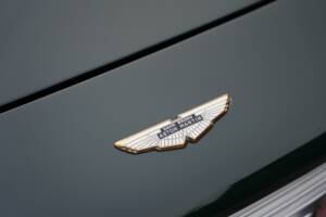 Image 18/22 de Aston Martin DB 6 Mk II (1970)