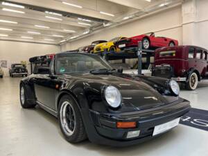 Bild 3/32 von Porsche 911 Carrera 3.2 (WTL) (1985)