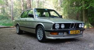 Image 6/41 de BMW 528i (1986)