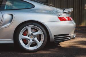 Obraz 12/38 pojazdu Porsche 911 Turbo (2001)