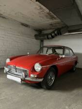 Image 2/28 of MG MGB GT (1966)