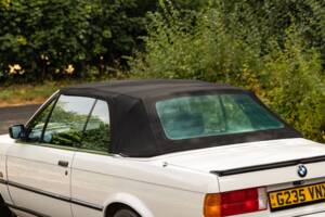 Afbeelding 22/48 van BMW 325i (1990)