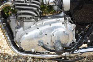 Image 29/39 of Triumph T 150 V Trident (1973)