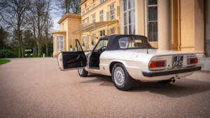 Image 4/13 of Alfa Romeo 2000 Spider Veloce (1979)