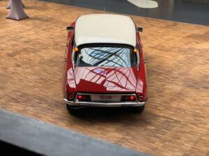 Image 13/37 of Citroën ID 19 (1967)