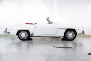 Image 3/35 of Mercedes-Benz 190 SL (1963)